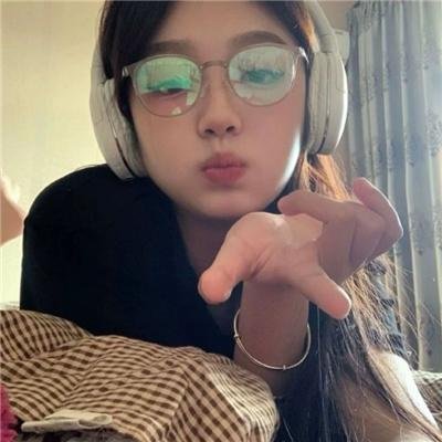 湖畔春晓
